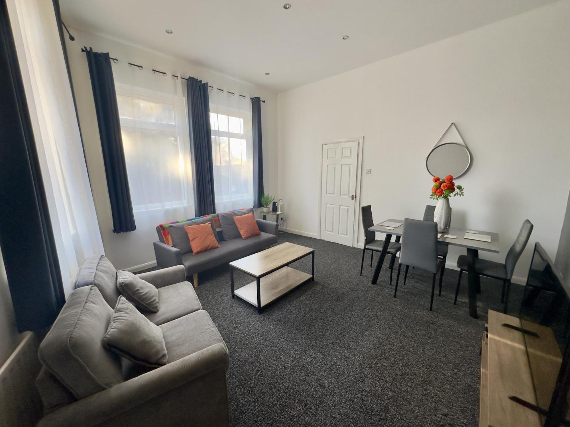 Large Ground Floor Apartment - South Shields - 3 Minutes From South Tyneside Hospital, 8 Minutes From Beach Екстериор снимка